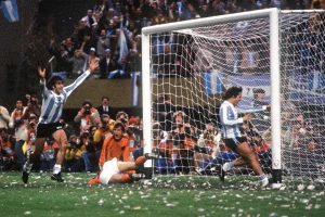 Argentina - Holandija - Čin prvi, Krojfova otmica i trijumf hunte!